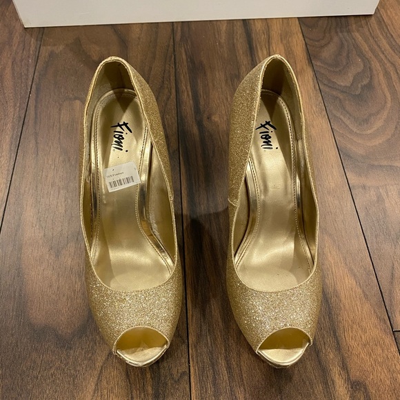 Gold sparkly heels 👠 - Picture 7 of 8